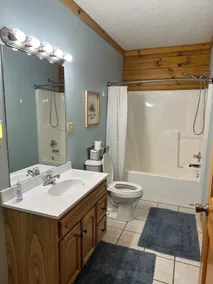 Cozy Cabin 20min to RRG. Fire pit. HOT TUB. - Image 5