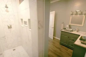 Upscale luxury home just a few blocks from beach - Image 3