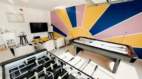 Dog friendly summer escape: Waterfront, Game Room, Hot Tub - Image 2