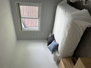Fully Renovated Cozy Cottage, 1 minute walk to beach, park, trails, & splash pad - Image 4