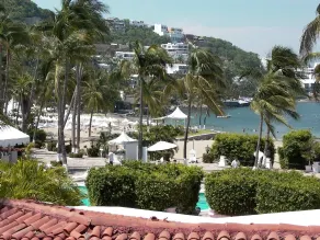 Tenha tudo: Vista para o mar, praia, piscina e estilo por US $ 70 - US $ 85 p. n. - Image 4