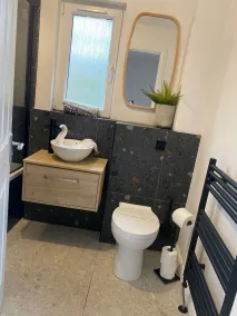Modern 3 bed home by Glasgow airport - Image 3