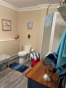 4 Bedroom Lower Deck Apt  sleeps 8 close  to Brudenell/Dundarave Golf - Image 5