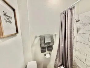 Luxury Studio Suite 12 - Image 2