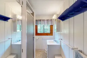 Absolutely Adorable Lake Winnipesaukee Cottage AUGUST WEEKS SPECIAL RATES - Image 2