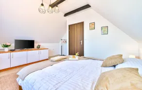Stunning home in Seketin - Image 4