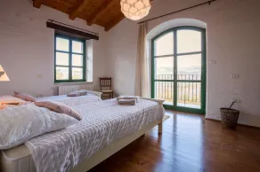 Spacious villa with 10x5m pool, aircon.  Rural retreat,  stunning views. - Image 4