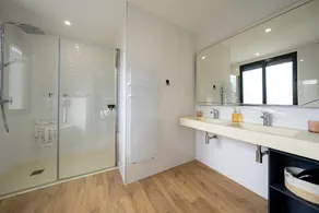 LUXURY VILLA · 200 m from Unesco Cité · pool, aircon, 2 jacuzzis - Image 5