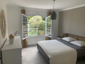 Ste Maxime La Nartelle Villa 10 Personnes, 5 Chambres, Piscine, Jardin, Vue mer - Image 2