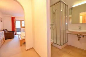 Apartment in Apart-Hotel complex, panoramic views, sunny location, swimming pool - Image 2