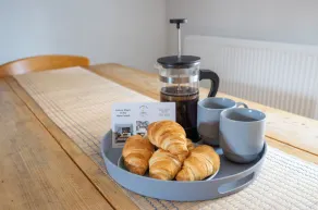 New Forest Escapes. Sleeps 2-6 Quirky,  historical and a great base to explore. - Image 5