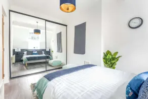 Host & Stay - Feversham House - Image 4