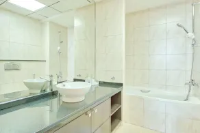 Luton Vacation Homes - The Marina Torch - Sea view - 64AB07 - Image 2