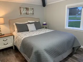 Gorgeous renovated cottage on Croton Pond - Image 5