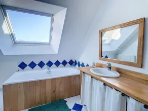 Family Paradise: Spacious House with Heated Pool and Beach Proximity  - Image 2
