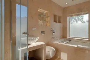 Hilltop Jacuzzi House - Image 2