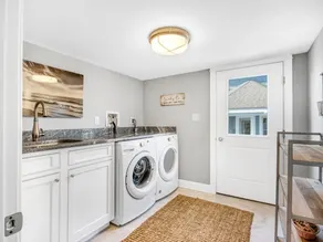 Luxury Home with Heated Pool, elevator & Steps to the beach with Ocean views! - Image 5