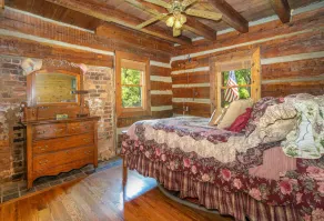 Country Cabin with Creek Frontage, High Speed Internet, and Electric Car Charger - Image 5