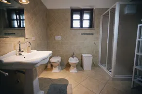 Stone villa with trulli in the Itria Valley, 5 km from Alberobel and 10 km from the sea - Image 3