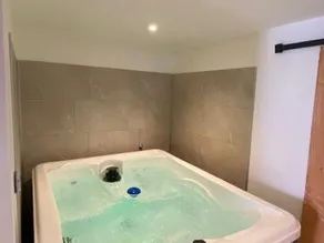 Charming cottage with pool, pets allowed, perfect for families - Image 3