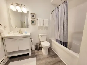 Stay Lincoln Park 4 | Craft District Condo - Image 2