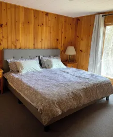 Rare Beachfront Cabin in Clearwater Bay, only 25 min from Kenora. Pet friendly! - Image 4