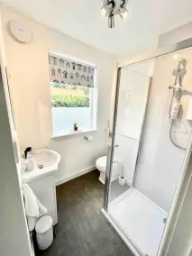 Sunny Flat in the Heart of Hove, Close to Beach - Image 3