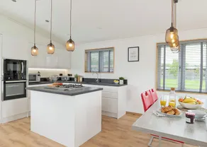 3 bedroom accommodation in Newbury - Image 5