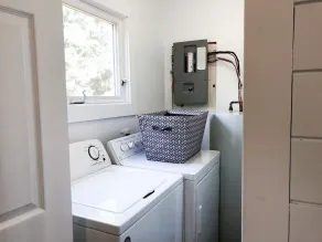 Adorable oceanfront 2 bedroom cottage plus bunkhouse - 15 min to Charlottetown - Image 2
