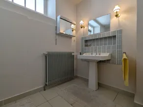 Gîte Independiente en Allègre: Confort y Tranquilidad con Jardín, Cerca de Atracciones Históricas - Image 3