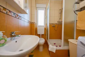 A nice app. with sea view, 100 m from the beach - Image 4