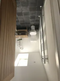 Superb Self contained 2 bedroom apartment - Image 5