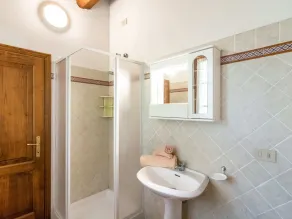 Beautiful Farmhouse With Pool - Image 3