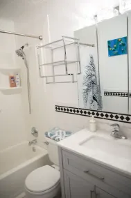 Cozy Ranch Close to everything - Image 3