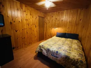 Beautiful Cottage for Rent: With sauna steps away from the lake only $3,000/week - Image 4
