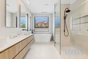 Bayview Luxe Entertainer Pool World Class View - Image 5