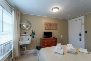 Room 12 (3rd Floor with Shared Bathroom) - Image 2