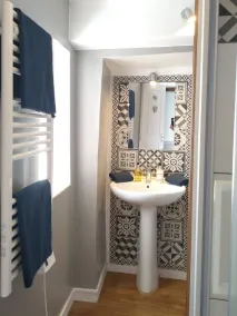 ** NEU ** Erhöhtes Dorfhaus mit stilvollem Interieur und atemberaubender Aussicht. - Image 3