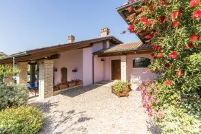 Villa mit Grill, Garten und privatem Pool - Image 3