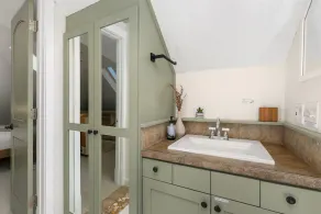 Lavish Retreat in Old Town - Walk Everywhere! - Image 3