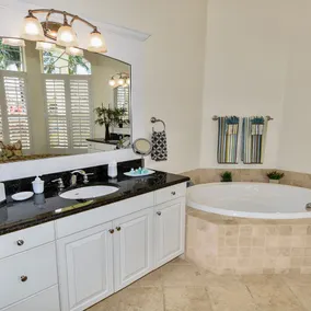 Rosegarden – Gulf Access Pool Spa Canal View - Image 4