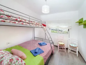 Fin lejlighed for 4 personer med WIFI, TV og terrasse - Image 5