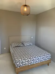 Vid foten av Mont Ventoux rymliga hus stor uppvärmd pool och vacker trädgård - Image 3