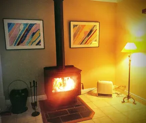 Quiet hilltop retreat - Image 4