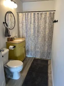 Charming Vintage Sunshine Bungalow – Cozy Country Views Near Downtown Greensburg - Image 3