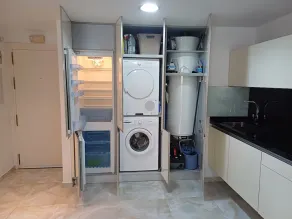 Luxo moderno loft de um quarto em frente ao mar com móveis de alta qualidade - Image 2