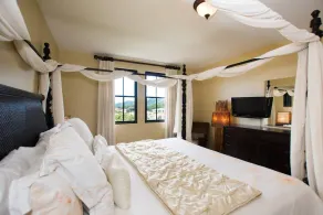 Classy artsy ocean-view unit near pool at Pacifico in Coco sleeps 6 - Image 5