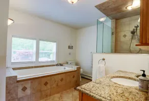 Hudson Valley Retreat With Heated Pool & Jacuzzi - Image 4