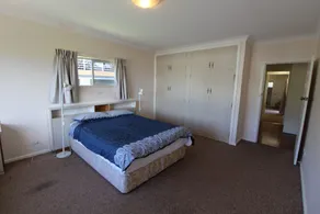 CENTRAL HOLIDAY HOME, VILLAGE LOCATION - Image 5