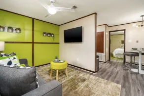 Long Stay• Near D.T• King Bed• Smart TV• Pets• W/D - Image 5